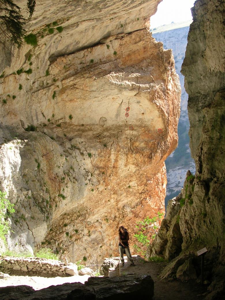 Grotta del Cavallone (ingresso) - Foto di C. Iacovone